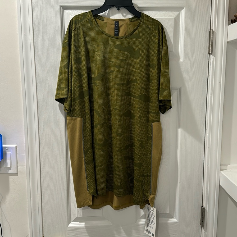 BRAND NEW Men’s Lululemon Fast and Free Short Sleeve Size XL Army Olive Green